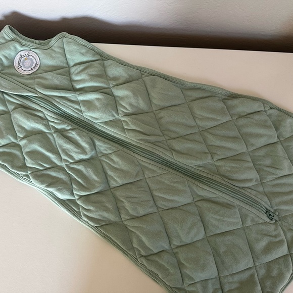 Dreamland Baby Green Quilted Baby Sleep Sack Sz 0/6m - Picture 1 of 3